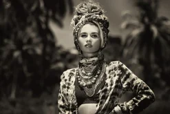 Akustikbild elegante DAME