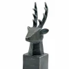Hirschkopf auf Sockel